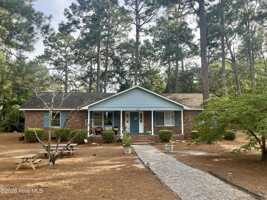 featured image of 609 Longleaf Rd