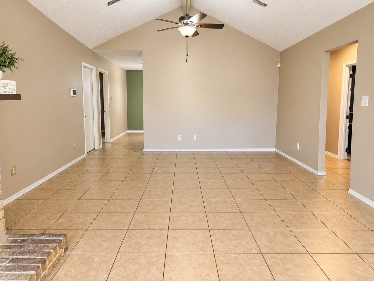 21311 Greenham Dr - Photo 4 of 12