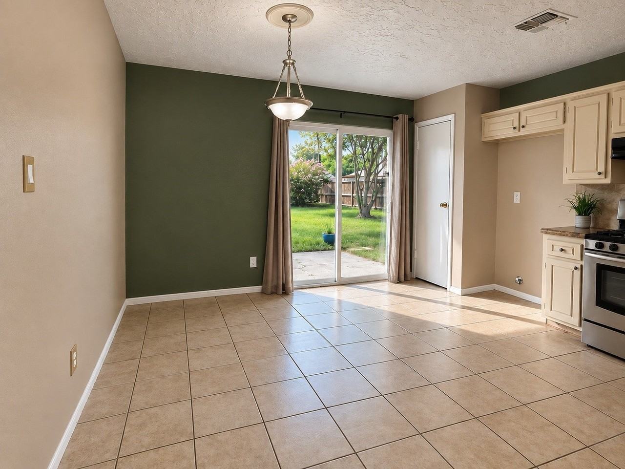 21311 Greenham Dr - Photo 6 of 12
