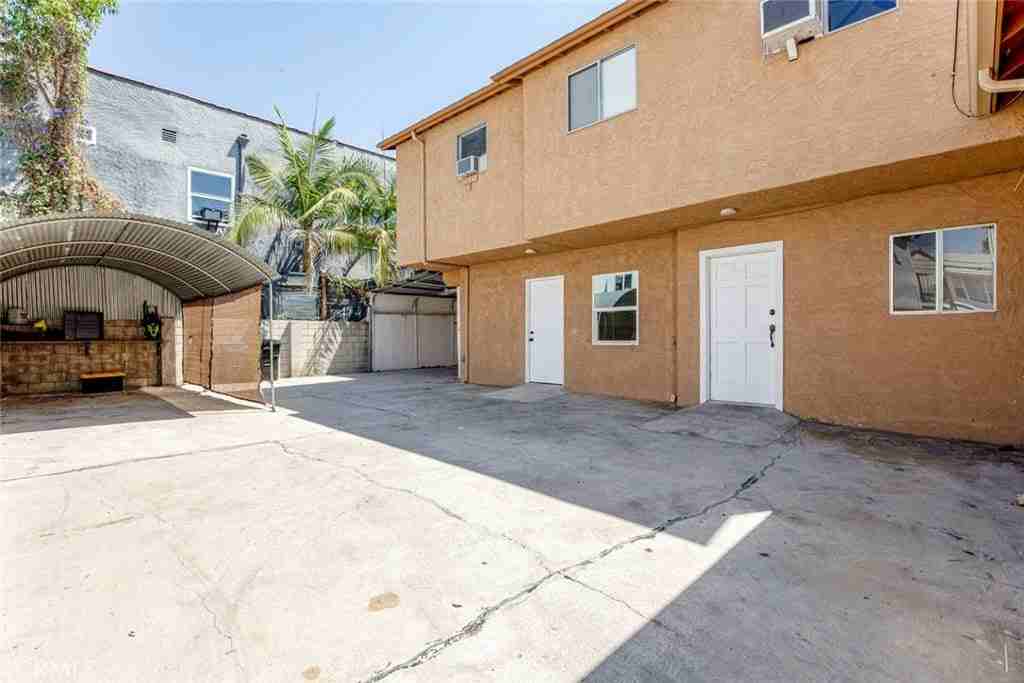 4927 Lexington Ave - Photo 3 of 30