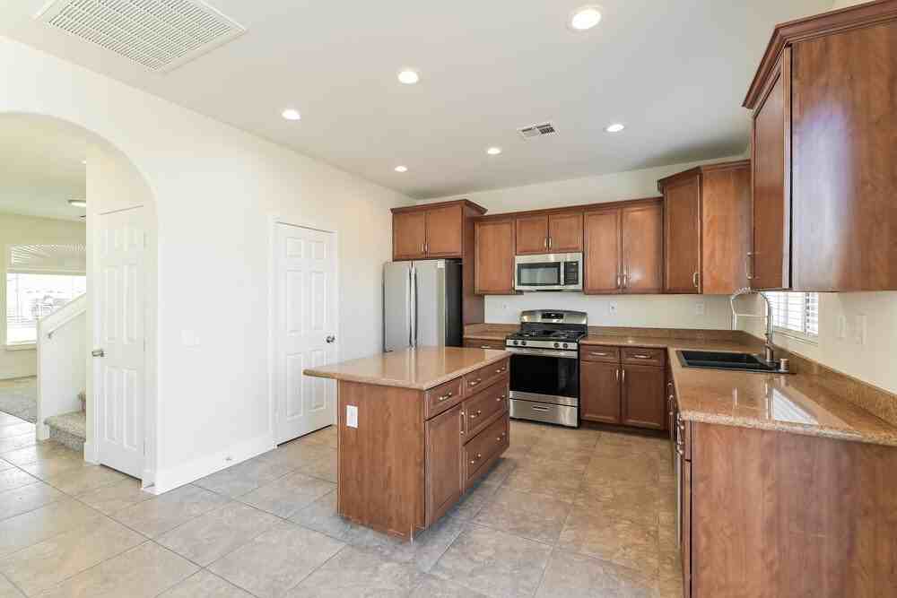 992 White Glacier Ave - Photo 7 of 17