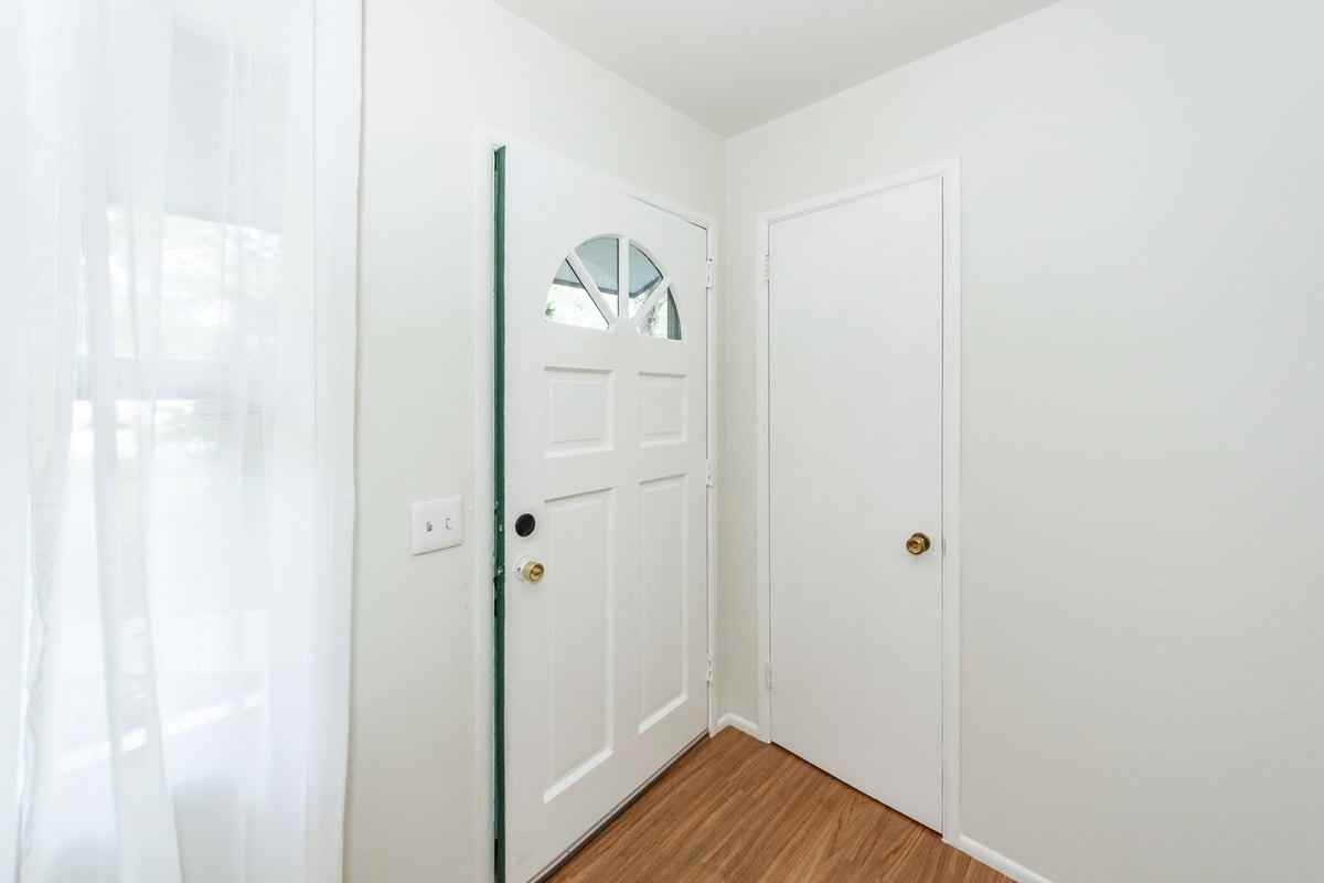 1521 Juniper St - Photo 2 of 50
