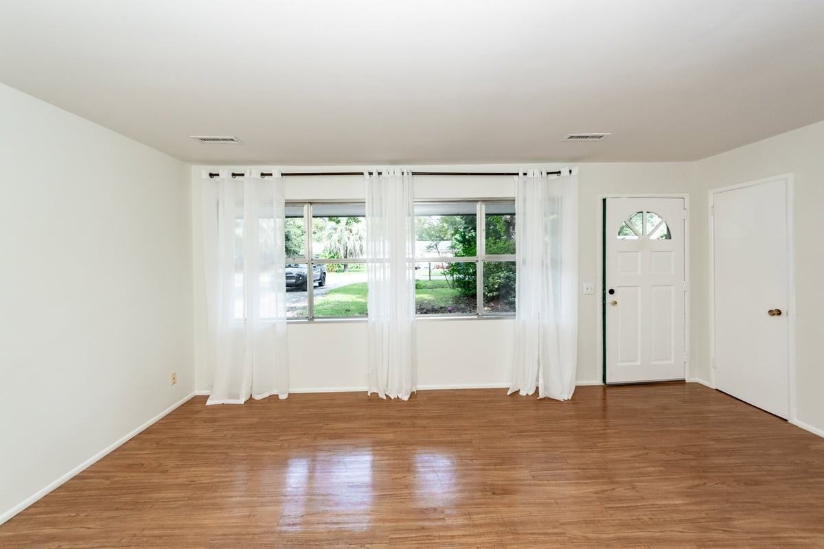 1521 Juniper St - Photo 3 of 50