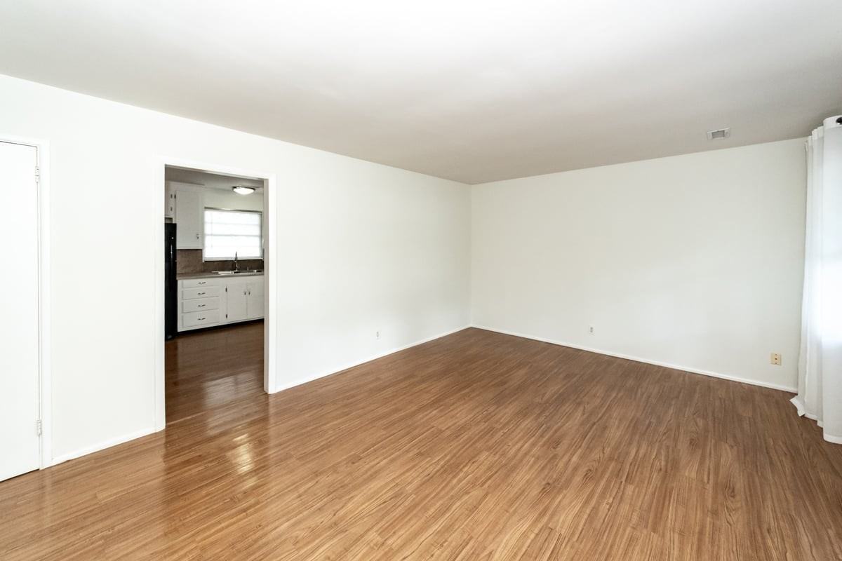 1521 Juniper St - Photo 4 of 50