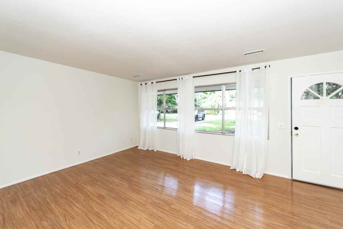 1521 Juniper St - Photo 5 of 50