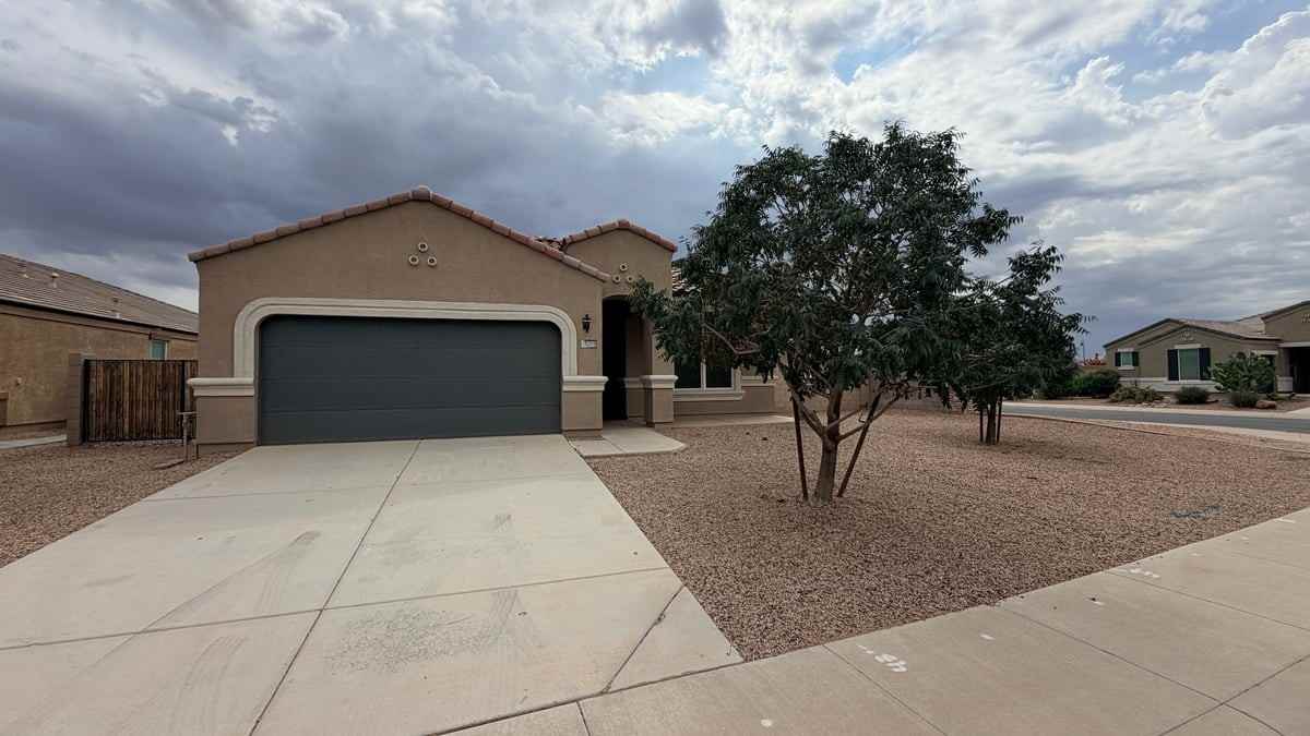 19081 N Piccolo Dr - Photo 3 of 26