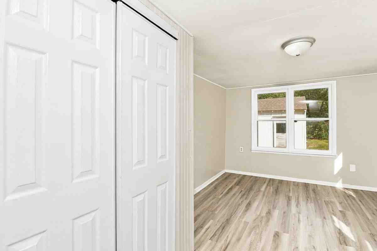 3816 W 59th St S - Photo 5 of 15