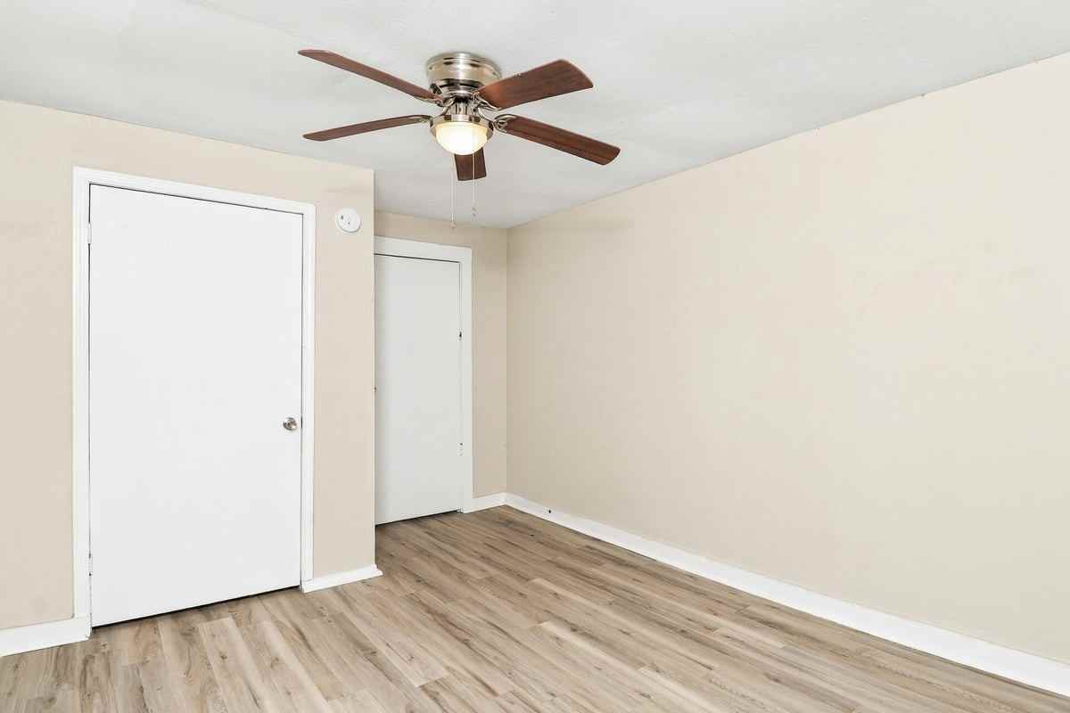 3816 W 59th St S - Photo 7 of 15
