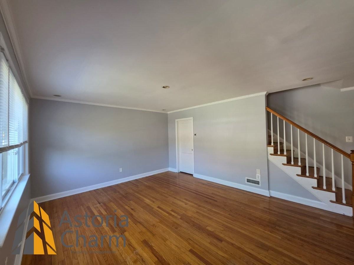 1609 Northbourne Rd - Photo 3 of 50