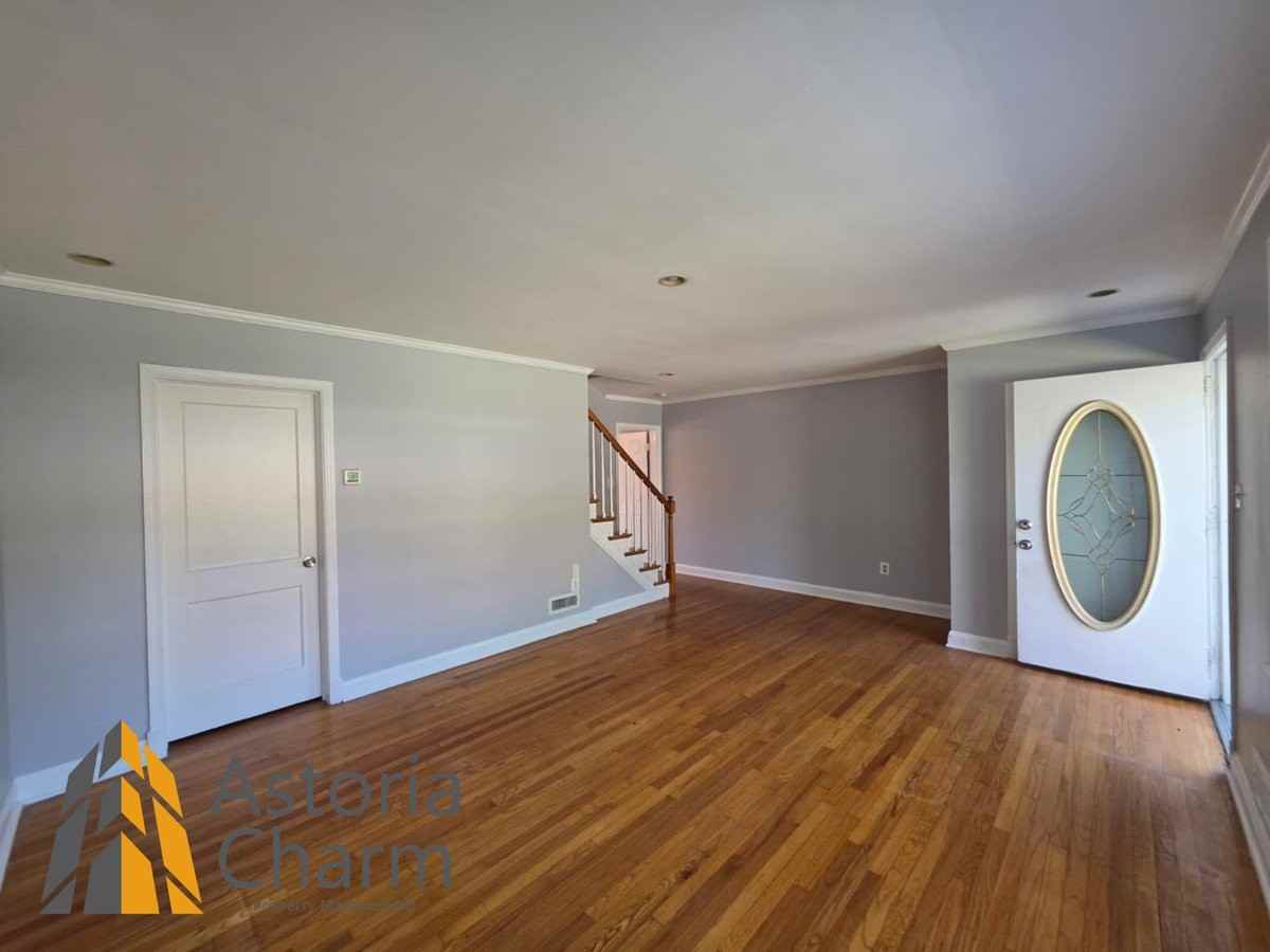 1609 Northbourne Rd - Photo 4 of 50