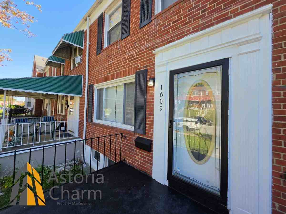 1609 Northbourne Rd - Photo 7 of 50