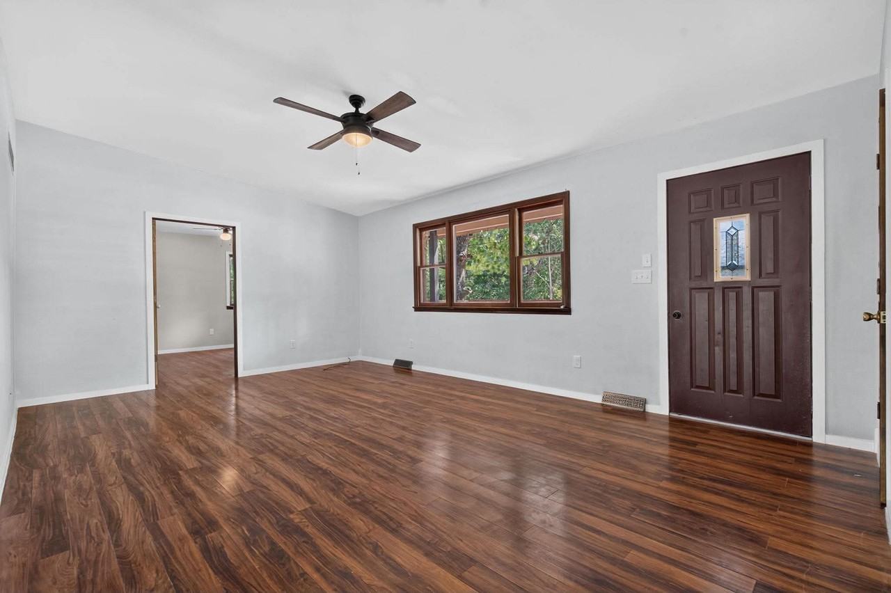 575 Taneycomo Rd - Photo 2 of 8
