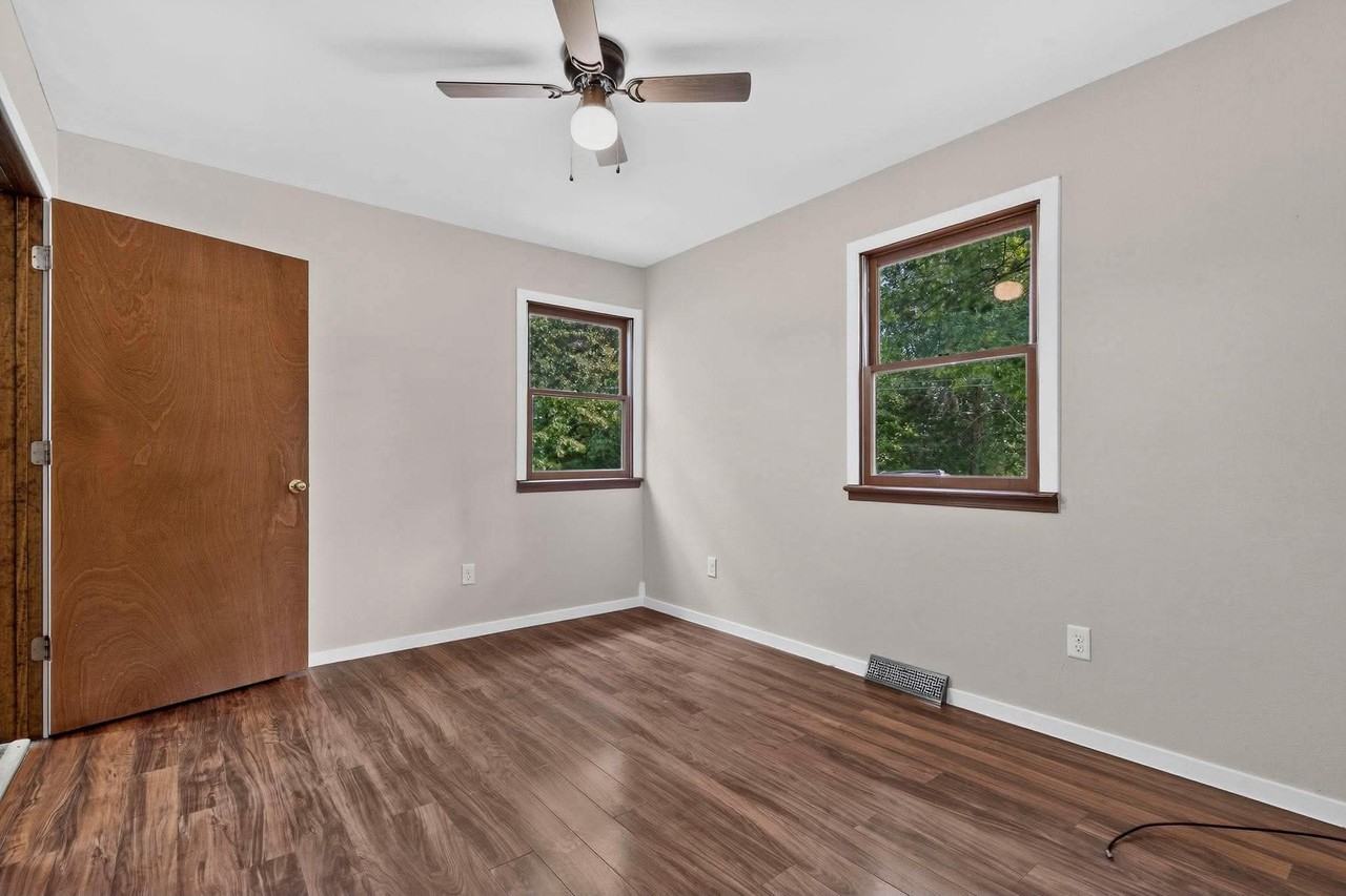 575 Taneycomo Rd - Photo 7 of 8