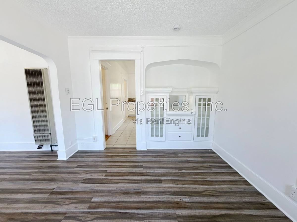 3521 1 2 Mont Clair St - Photo 6 of 10