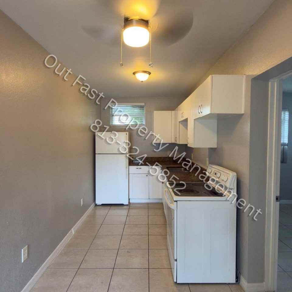 4611 N Hubert Ave #7 - Photo 2 of 7