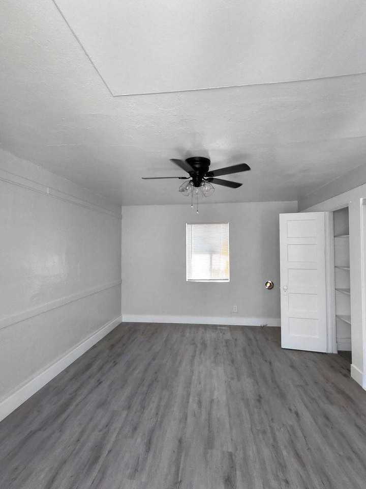 819 S Palos Verdes St #C1 - Photo 3 of 5