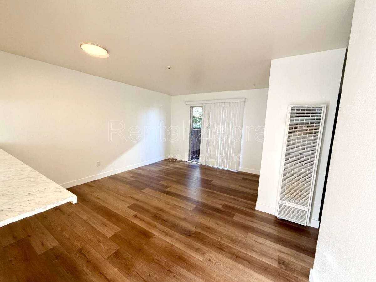 1400 SW Blvd #H - Photo 4 of 10