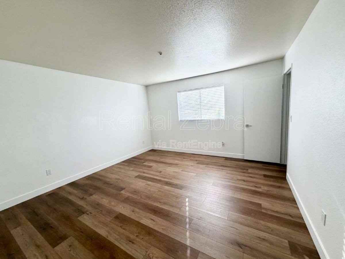 1400 SW Blvd #H - Photo 5 of 10