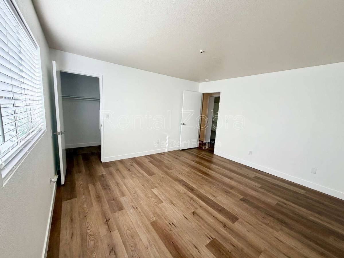 1400 SW Blvd #H - Photo 6 of 10