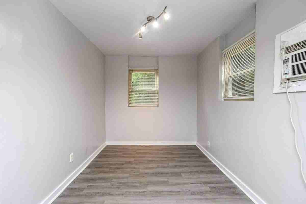 872 Clifton Crest Ter #3 - Photo 6 of 10