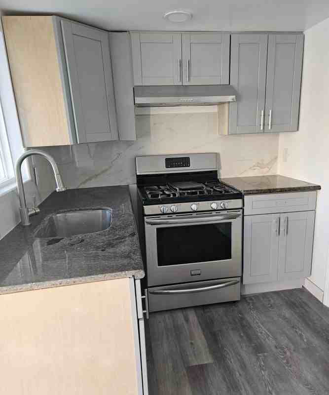 325 N Normandie Ave ##A - Photo 6 of 20