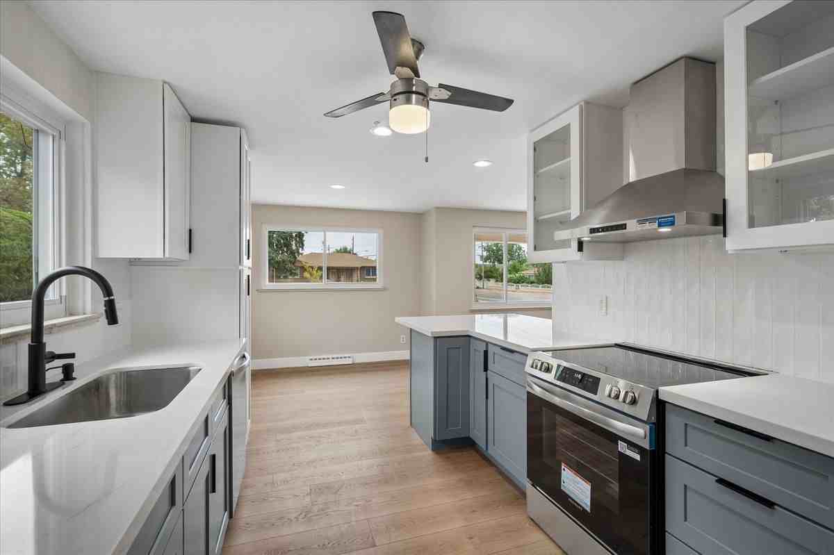 1495 S Benton St - Photo 6 of 18