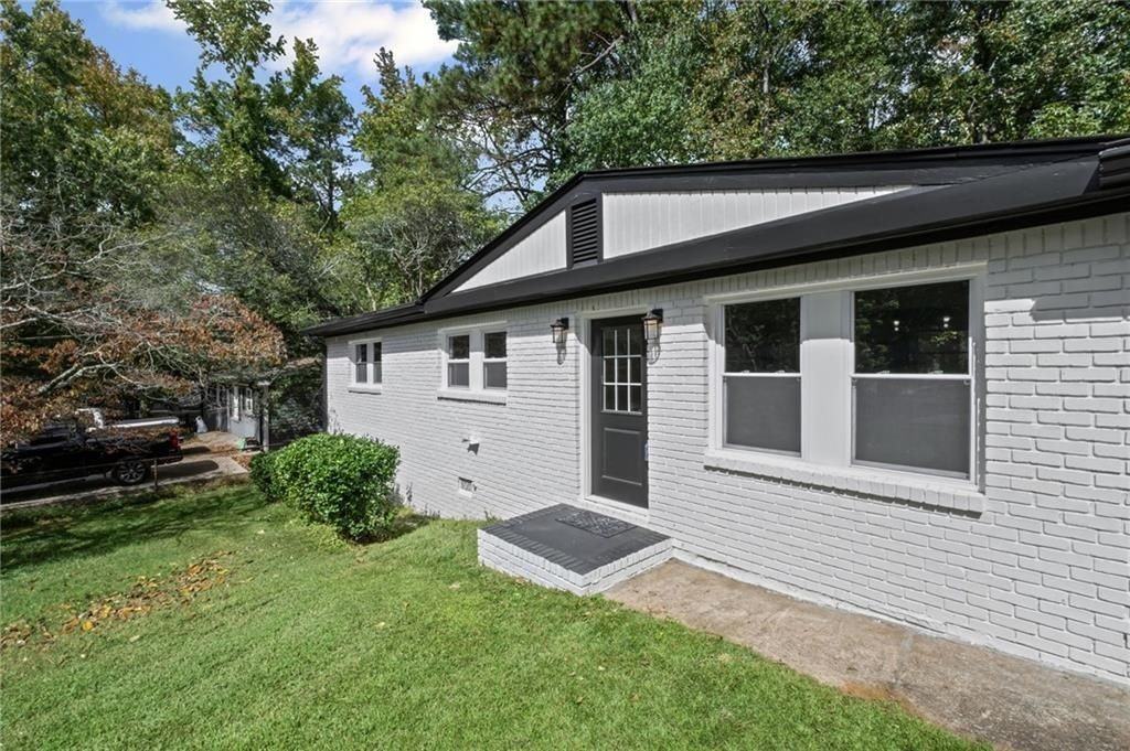 5961 John St - Photo 2 of 25