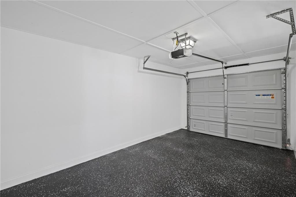 5961 John St - Photo 7 of 25