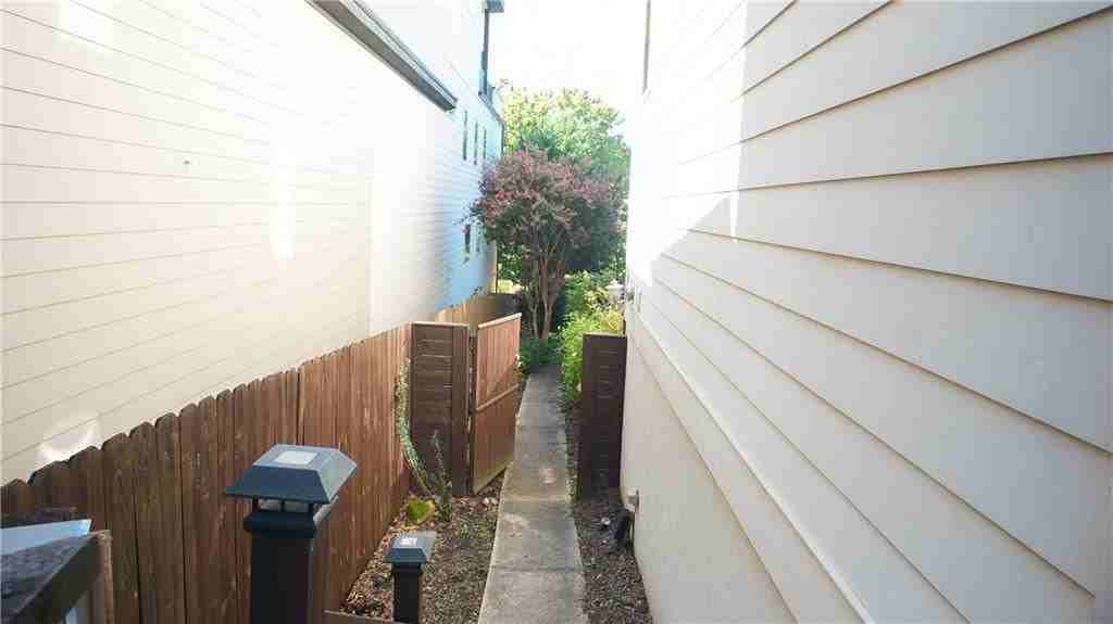 403 Linden Ave Ne - Photo 4 of 29