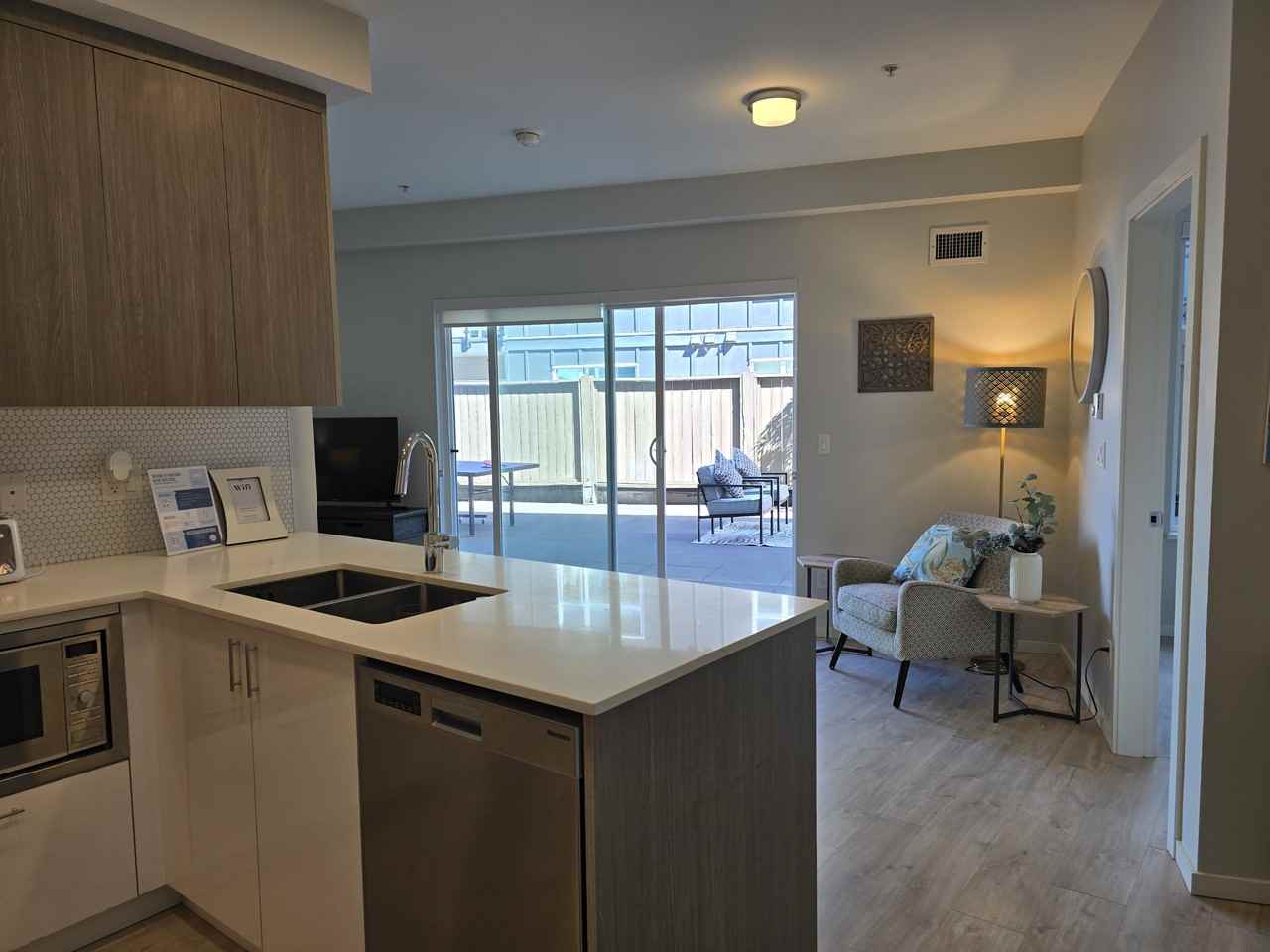 6283 Kingsway - Photo 6 of 15