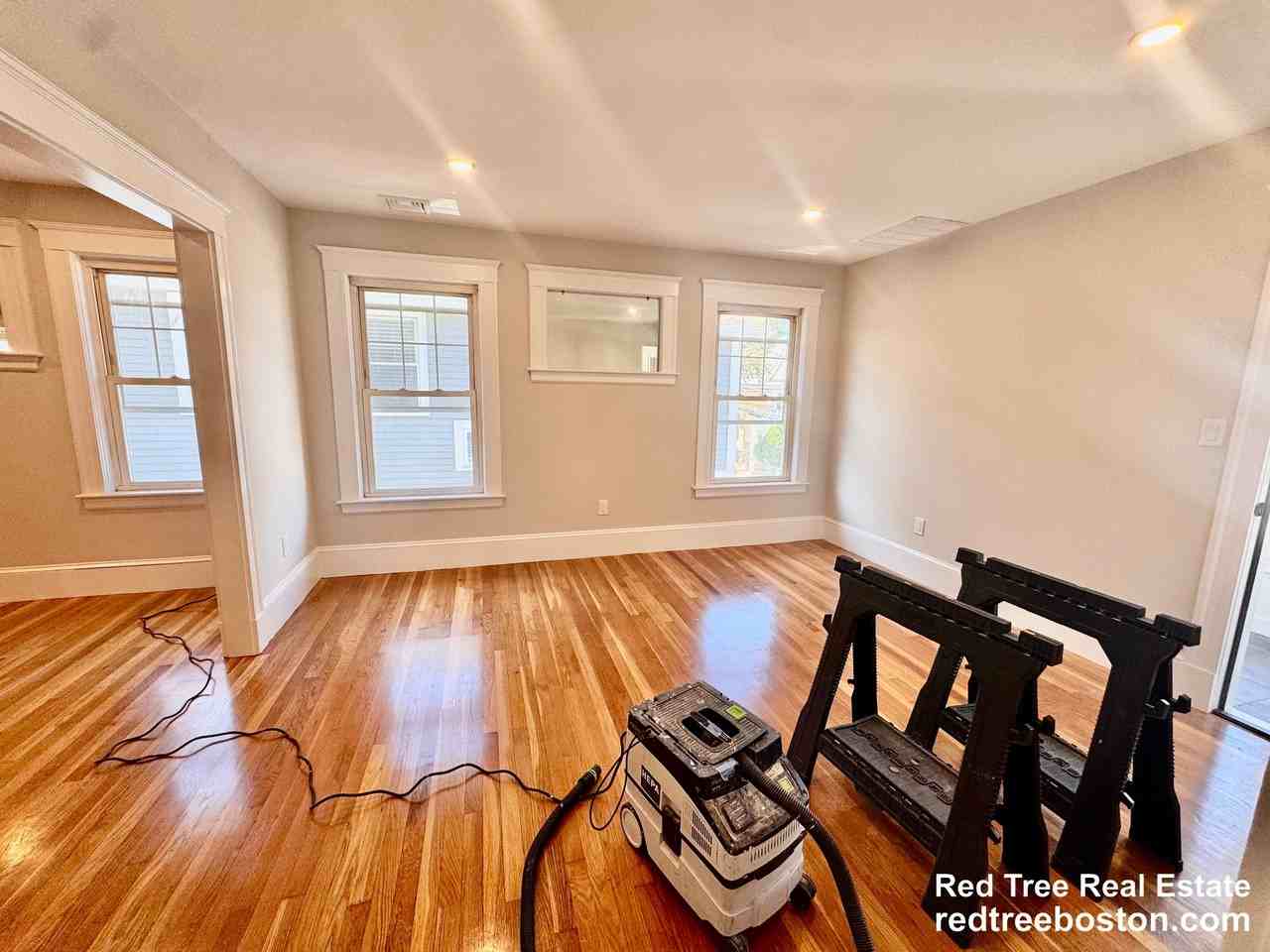 43 Gardena St #2 - Photo 7 of 19