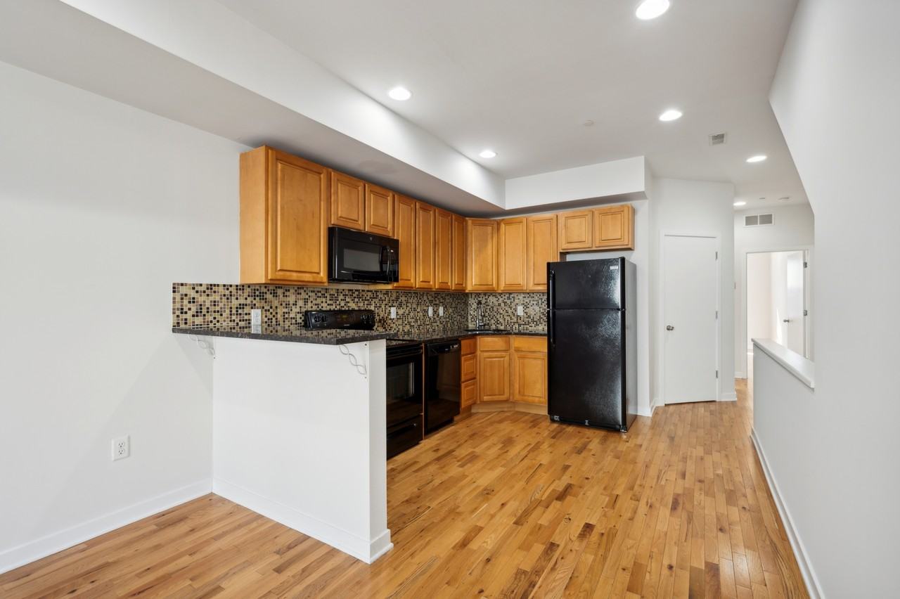 2638 Federal St #B - Photo 5 of 28
