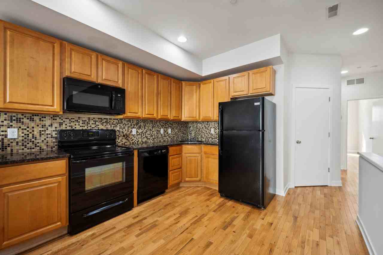 2638 Federal St #B - Photo 6 of 28