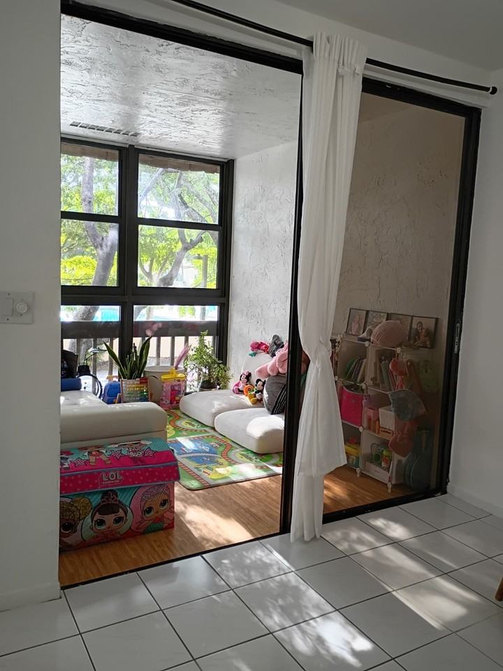 830 Ne 199th St #201 - Photo 2 of 12