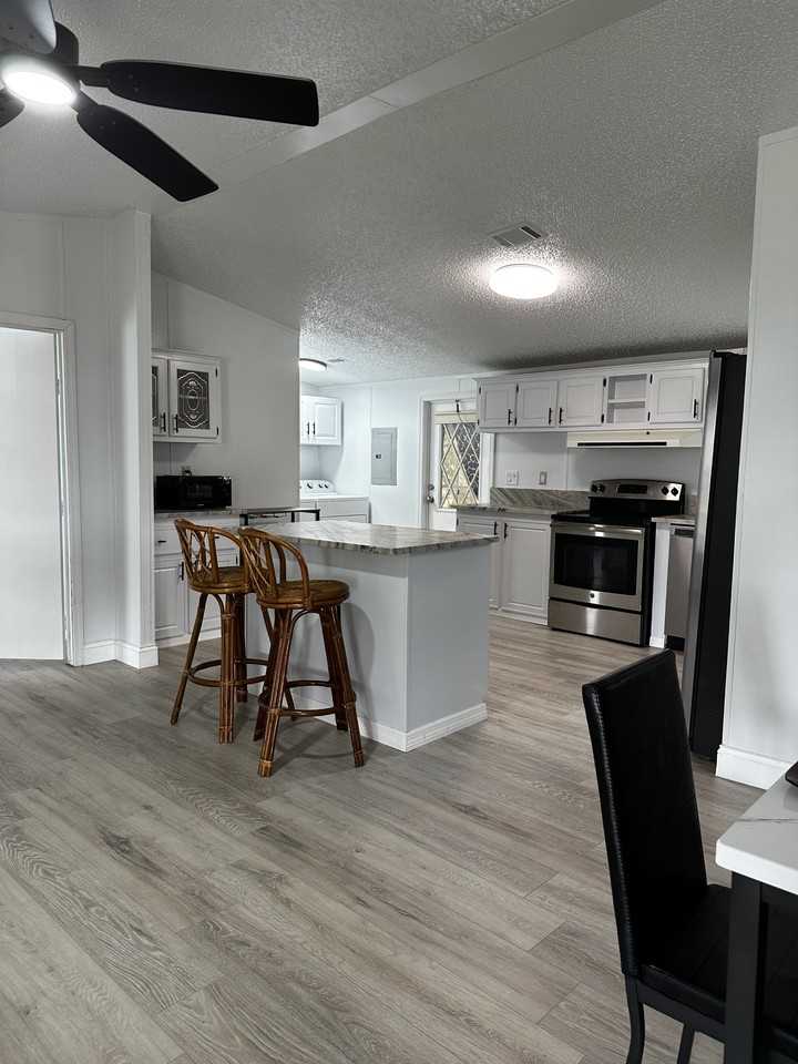 1624 King Arthurs Ct #NA - Photo 4 of 15