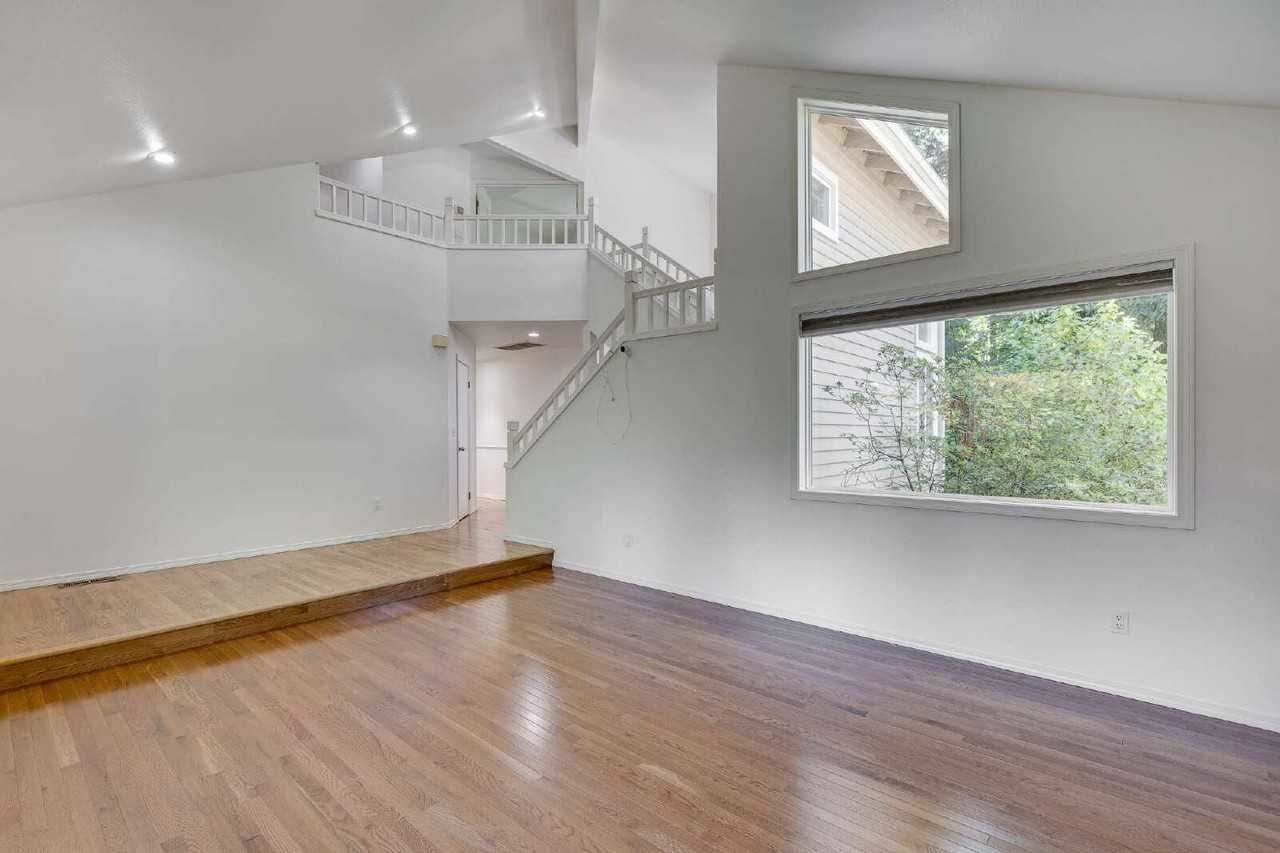 22900 Ne 12th Pl - Photo 2 of 27