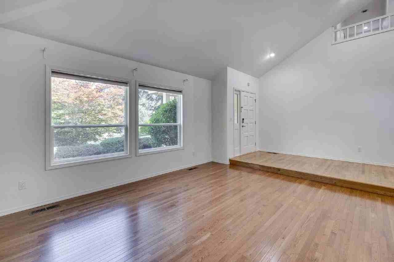 22900 Ne 12th Pl - Photo 3 of 27