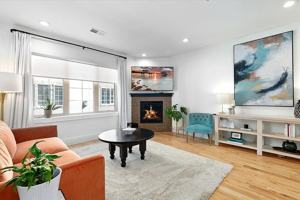 featured image of 948 S Pearl St #102