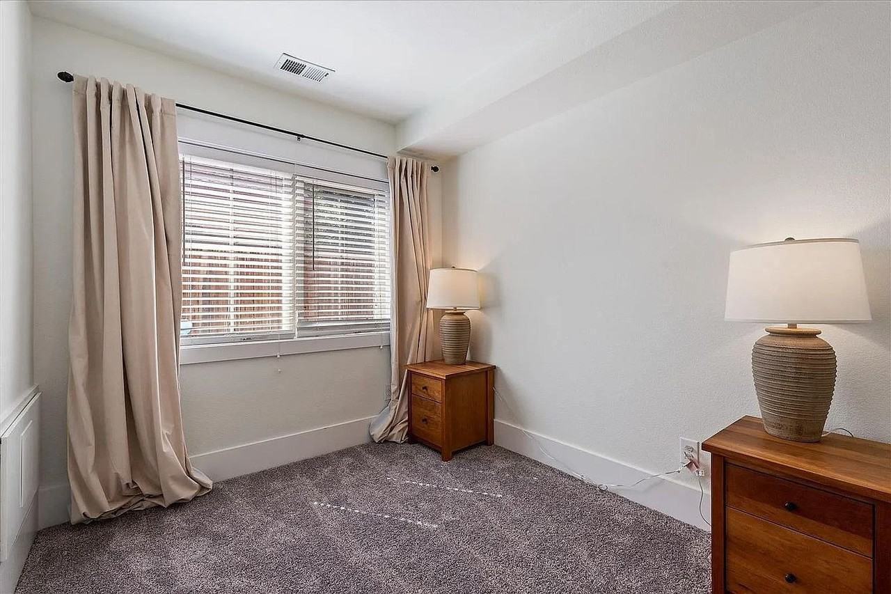 948 S Pearl St #102 - Photo 3 of 21
