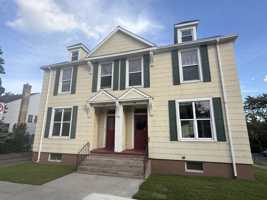 featured image of 902 E 4th St