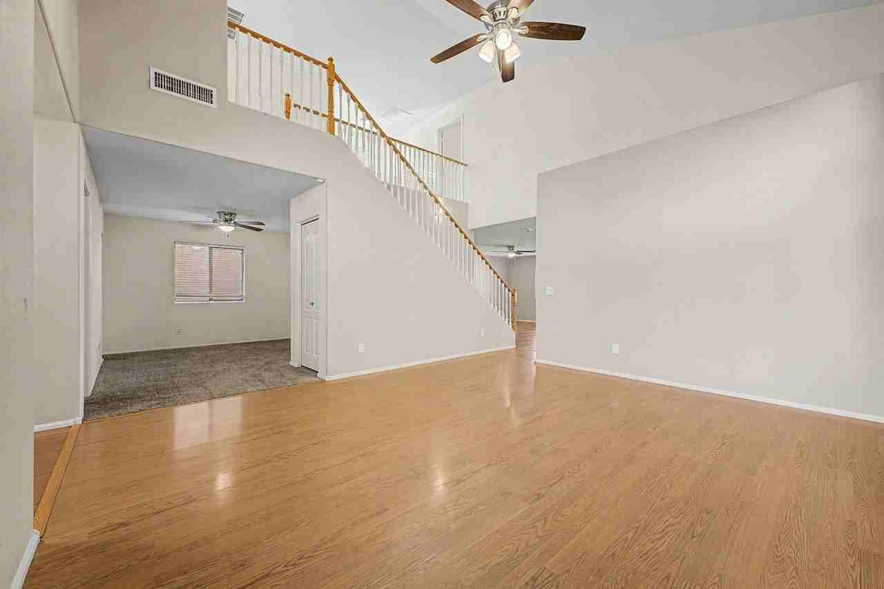 41704 W Sunland Dr - Photo 4 of 32