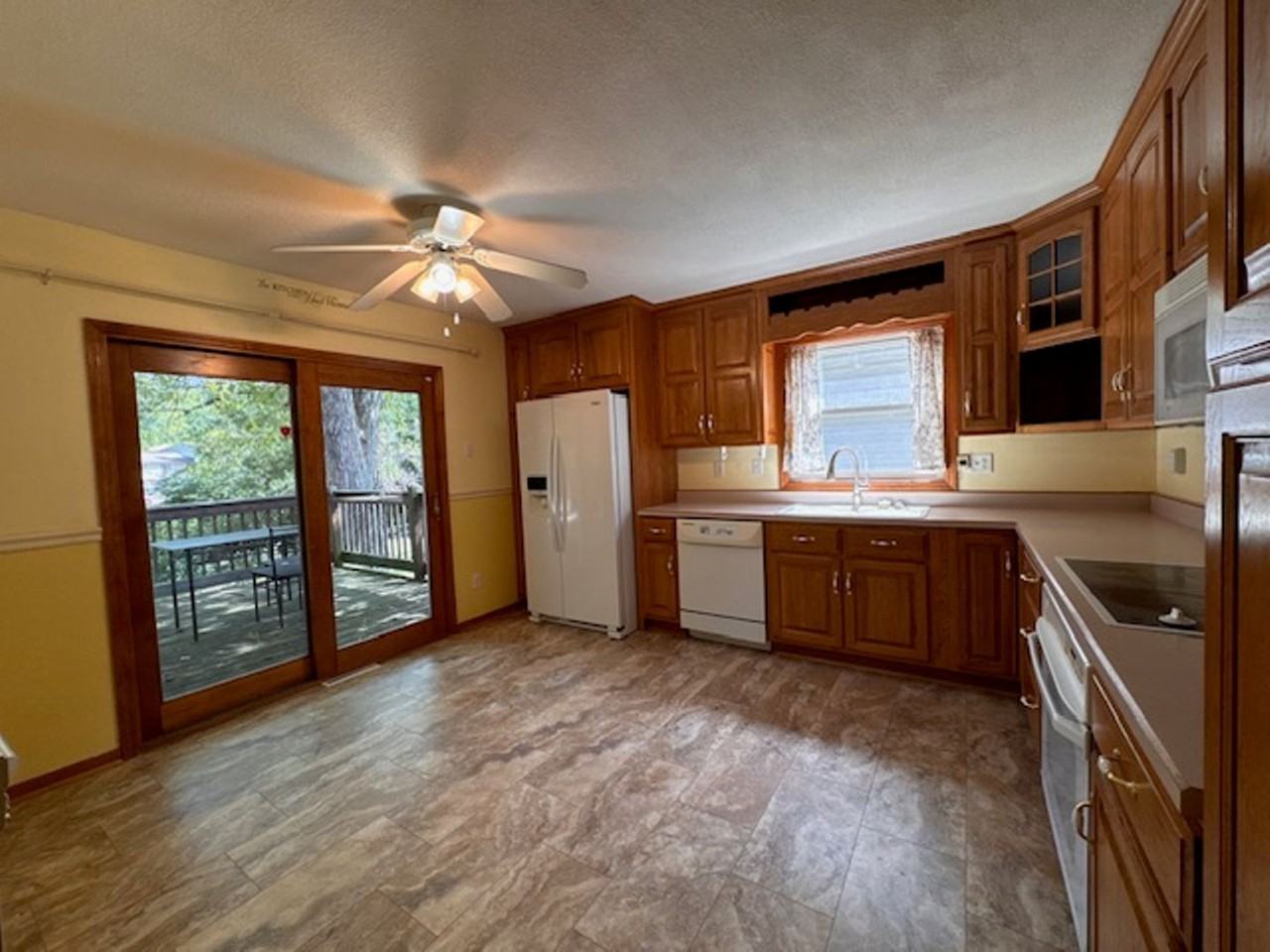 552 N Country Club Rd - Photo 6 of 11