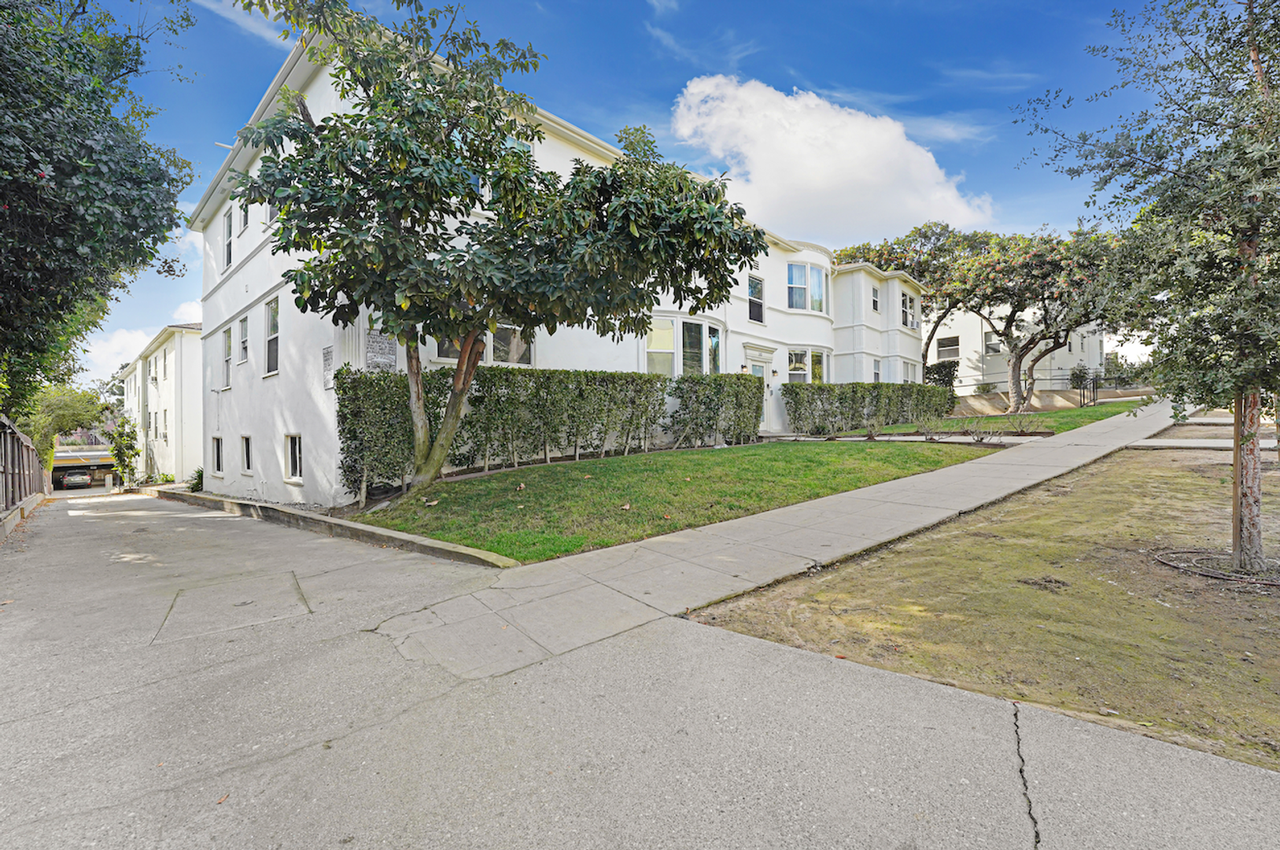 3314 Rowena Ave - Photo 3 of 21