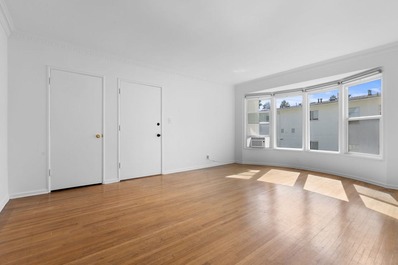 3314 Rowena Ave - Photo 7 of 21