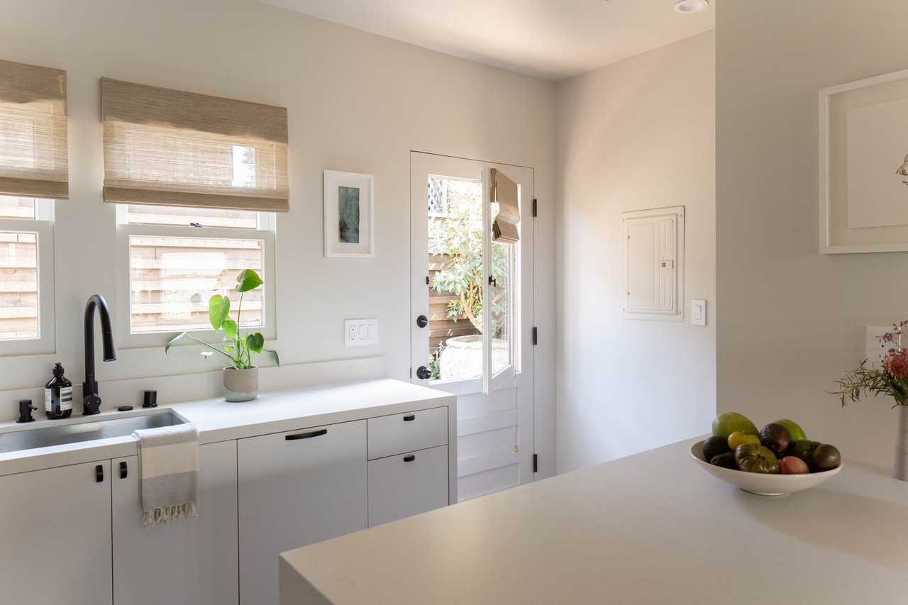 2545 2nd St - Photo 3 of 16