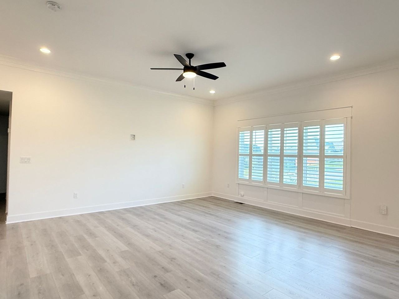 6416 Whispering Way - Photo 5 of 28