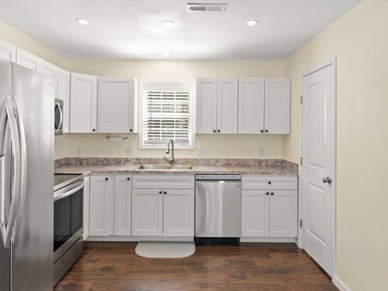 5 Hillside Ave - Photo 7 of 28