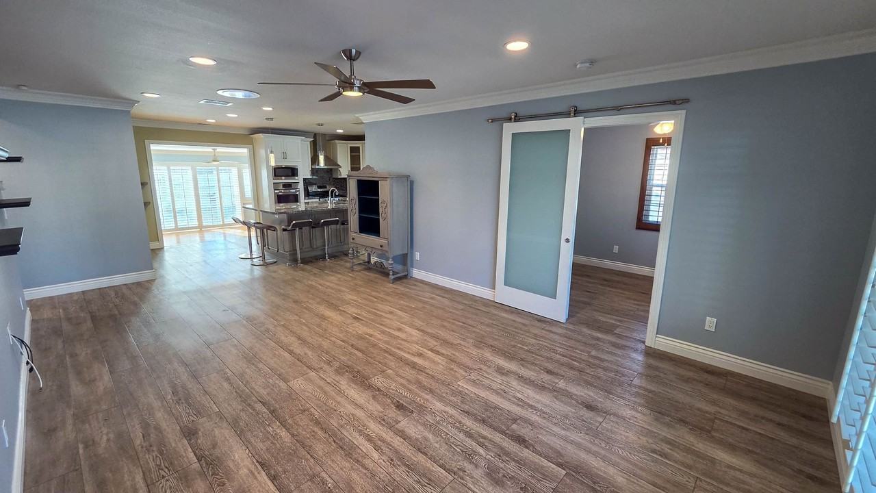 16129 Sunny Ct - Photo 4 of 31