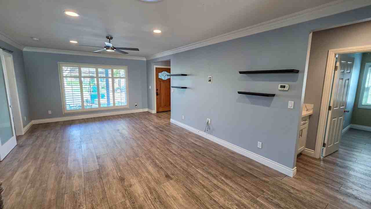 16129 Sunny Ct - Photo 5 of 31