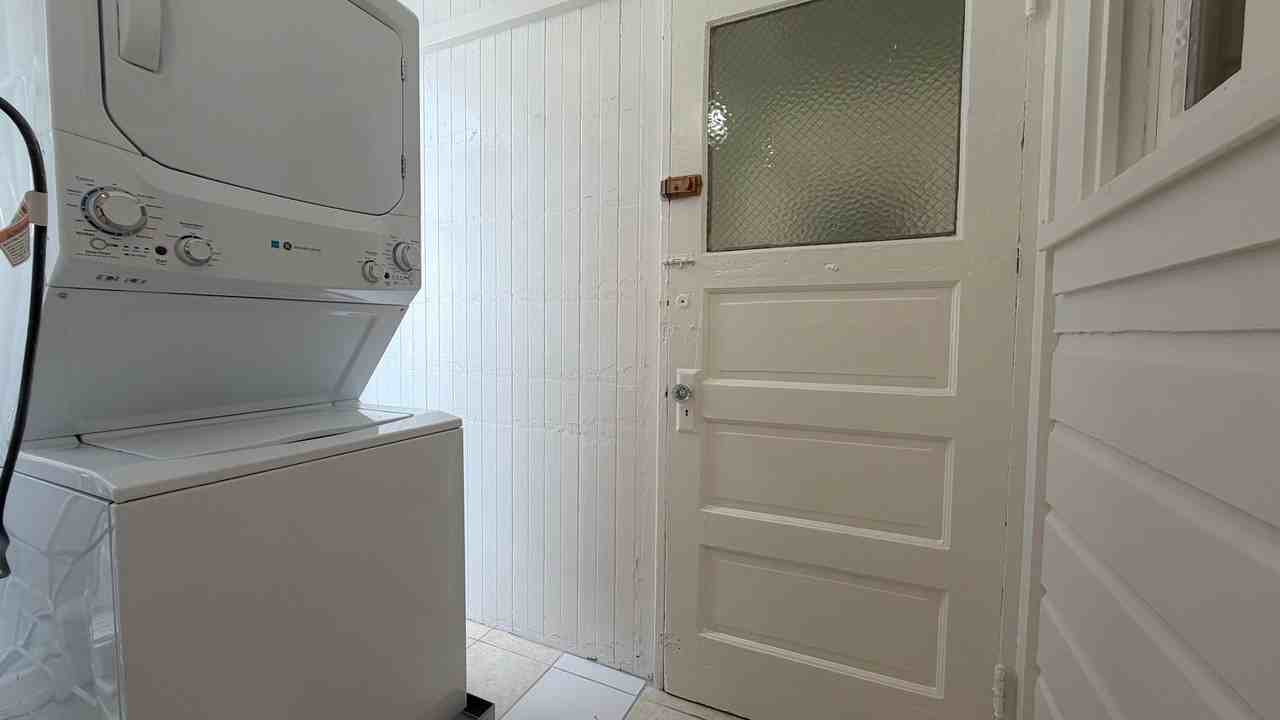 1252 Union St - Photo 5 of 15